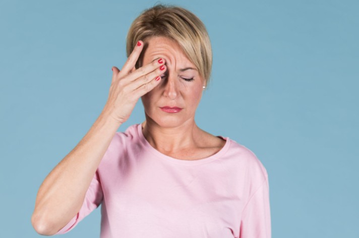 Ambiente de trabajo con iluminación natural y descanso visual